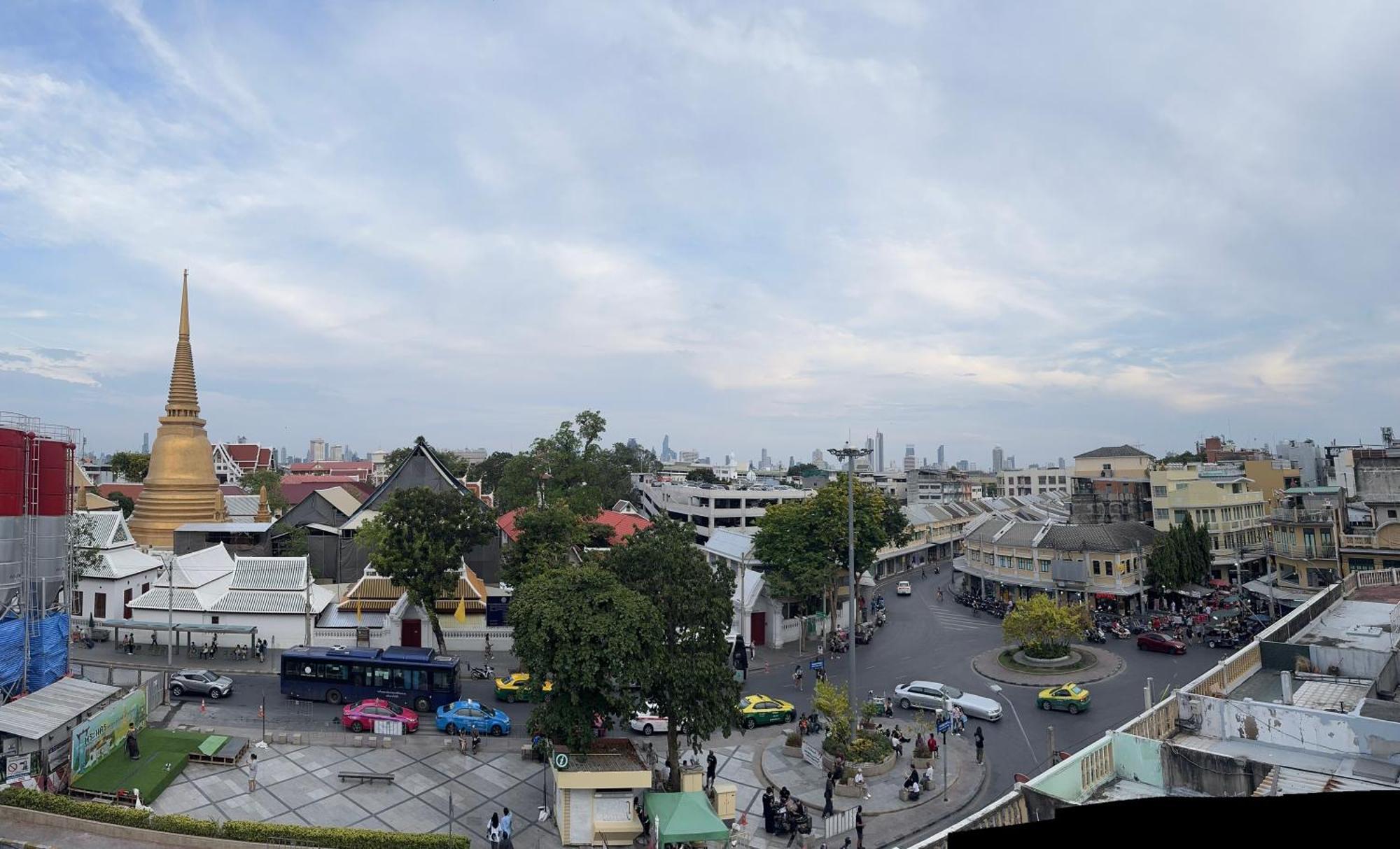 Bud Brew Beyond Dispensary And Hotel Bangkok Exteriér fotografie